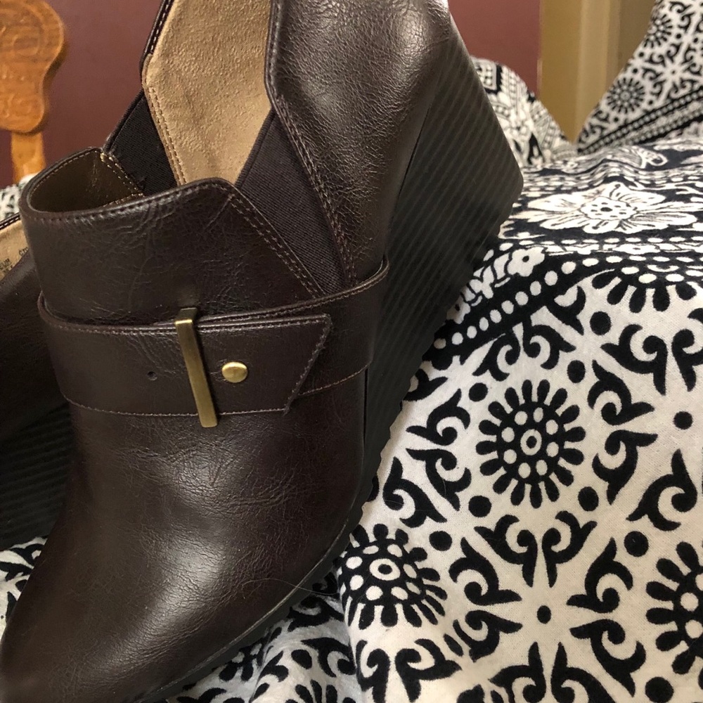 Life stride Wedge, brown NWOB